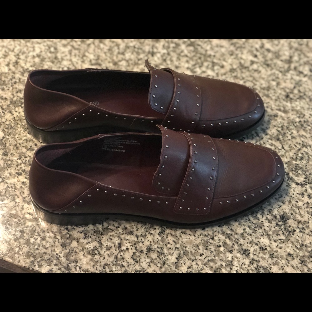 Treasure & Bond Shoes
Burgundy color w/ stubs